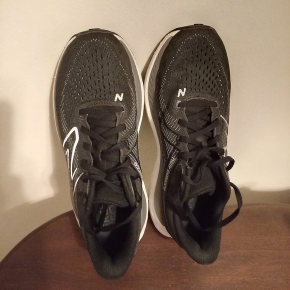 New Balance Black and White Running Shoes - Picture 12 of 14